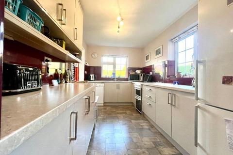 21 Beckham Close, Luton, LU2 7BX