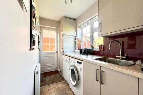 21 Beckham Close, Luton, LU2 7BX
