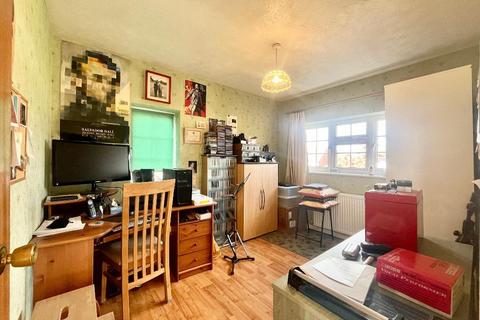 21 Beckham Close, Luton, LU2 7BX