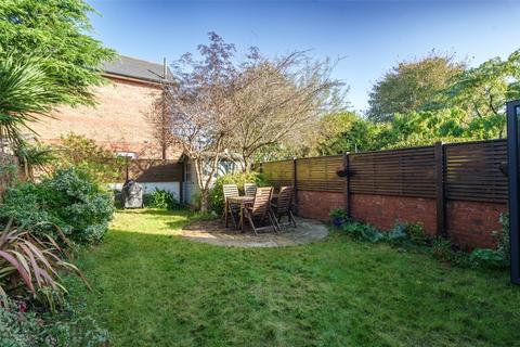 4 bedroom semi-detached house for sale, Highdown Avenue, Worthing, West Sussex, BN13