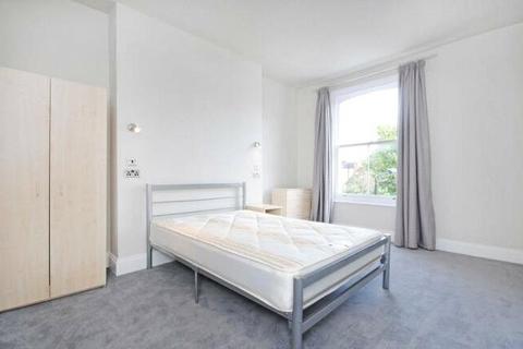 3 bedroom apartment to rent, Ladbroke Grove, London W10