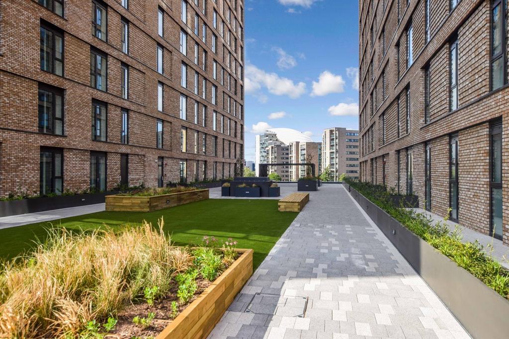 No1 Old Trafford, 4 Wharf End... 2 bed flat to rent £1,300 pcm (£300 pw)