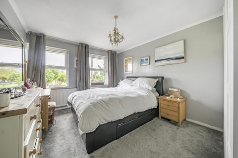33 Francis Close, Horndon On The Hill, Stanford-le-hope, SS17 8NT