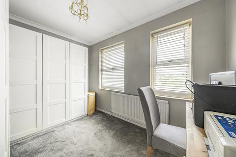 33 Francis Close, Horndon On The Hill, Stanford-le-hope, SS17 8NT