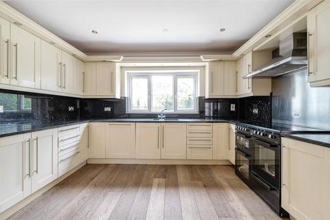 5 bedroom detached house to rent, Hale Road, Hale Barns, Altrincham, Greater Manchester, WA15