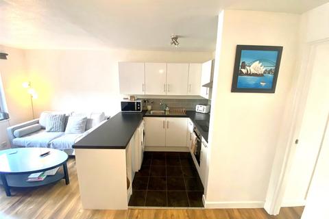 1 bedroom apartment to rent, Clovelly Gardens, London, SE19