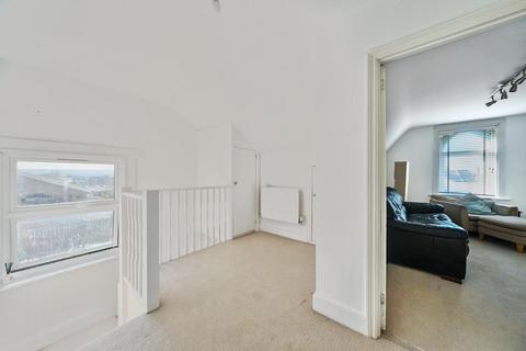 6b Upper Grove, London, SE25 6JU