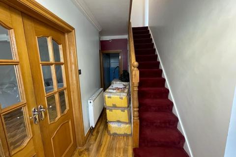 5 bedroom terraced house to rent, Gordon Road, Ilford