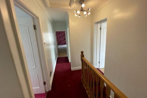 5 bedroom terraced house to rent, Gordon Road, Ilford