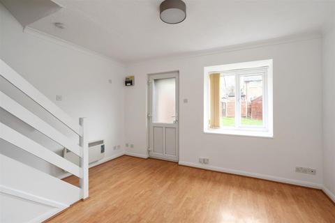 1 bedroom end of terrace house to rent, Laing Close, Ilford