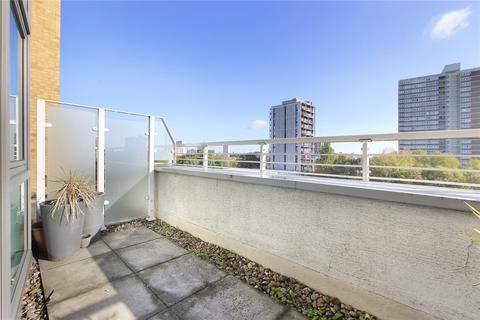 2 bedroom flat to rent, Oyster Wharf, Battersea SW11