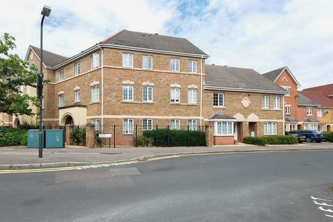 2 bedroom apartment to rent, East Road, London SW19