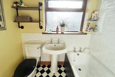 142 Fairway, Waltham, Grimsby, DN37 0NG