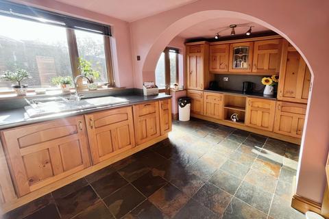 142 Fairway, Waltham, Grimsby, DN37 0NG