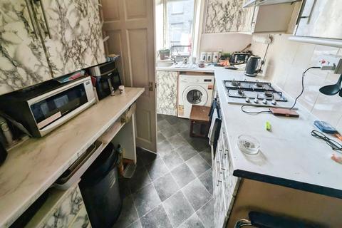 2 bedroom terraced house for sale, Browning Avenue, West Yorkshire HX3