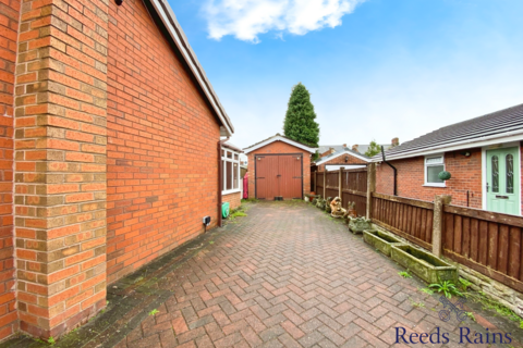 2 bedroom bungalow for sale, Willow Court, Cheshire CW10