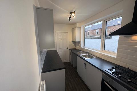 2 bedroom end of terrace house to rent, Craig Street, Durham DL3