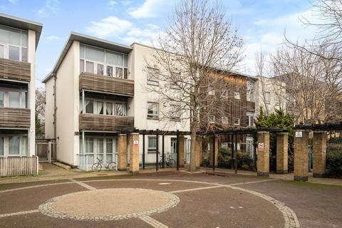 2 bedroom apartment for sale, Kinglet Close, London E7