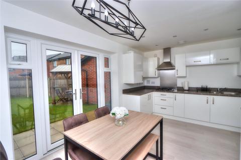 3 bedroom semi-detached house for sale, Sandpiper Crescent, Tyne and Wear NE15