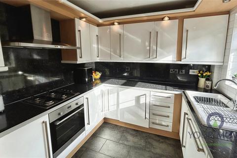 3 bedroom semi-detached house for sale, Crocus Drive, Oldham OL2