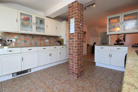 3 bedroom semi-detached house for sale, London Road, Ramsgate