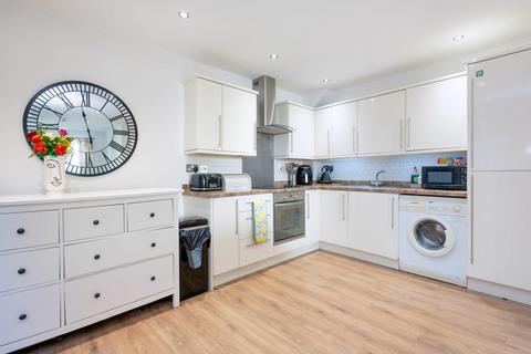 2 bedroom semi-detached house for sale, Lauras Gardens, Billingshurst, West Sussex