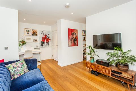 1 bedroom flat for sale, St. Faiths Court, Stepney Green, E1