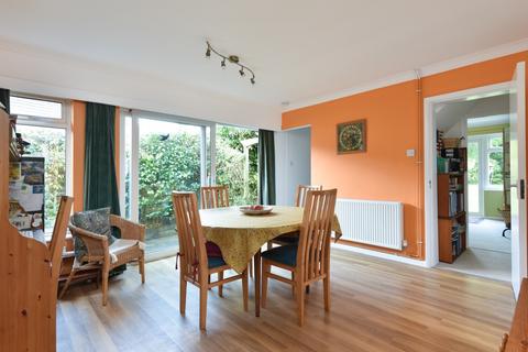 37 The Crescent, Canterbury, CT2 7AW