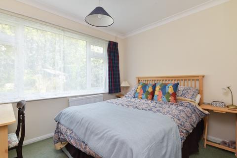 37 The Crescent, Canterbury, CT2 7AW