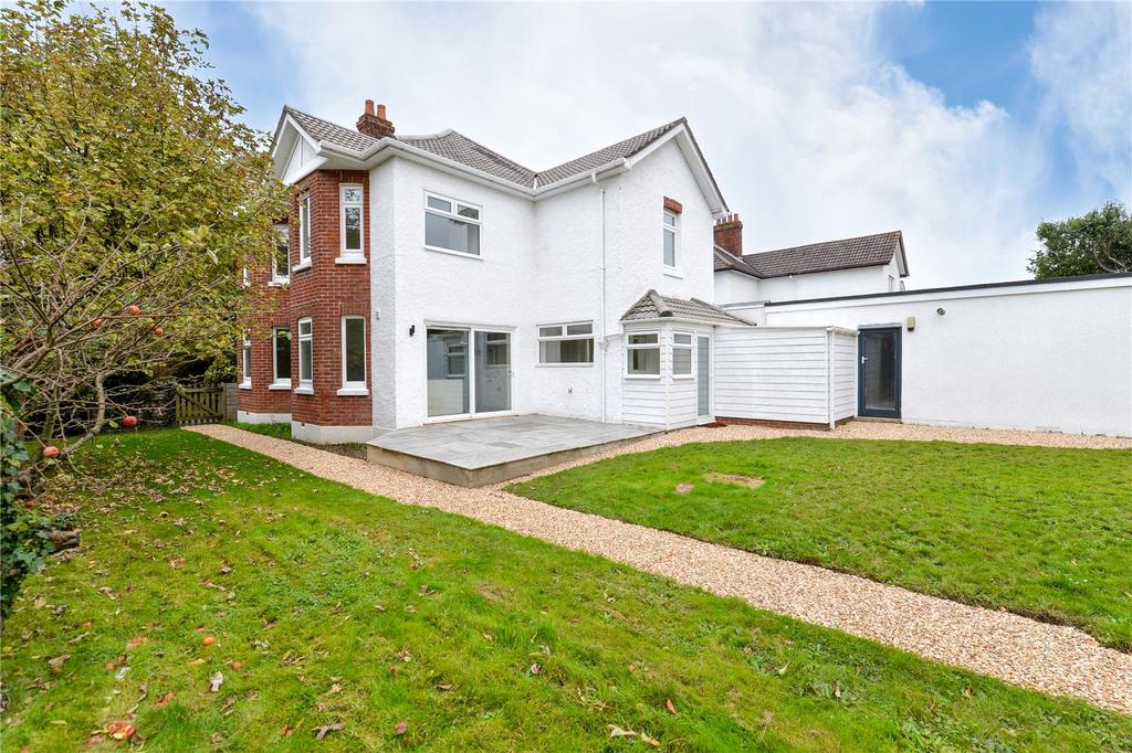 York Avenue, New Milton, Hampshire, BH25 4 bed detached house for sale