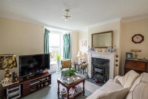 2 bedroom semi-detached house for sale, Somerset Road, Redhill