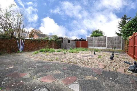 3 bedroom semi-detached house for sale, Loxwood Close, Orpington