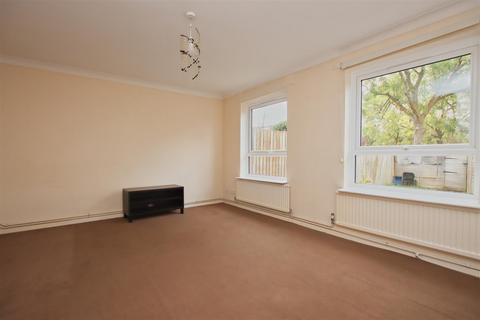 3 bedroom terraced house for sale, Hackney Close, Borehamwood