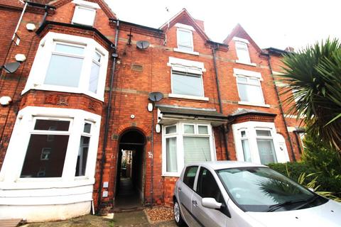 2 bedroom flat to rent, b Station Terrace, Hucknall, Nottingham