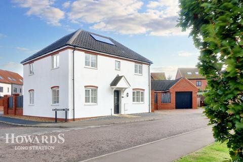 4 bedroom detached house for sale, Robin Avenue, Harleston