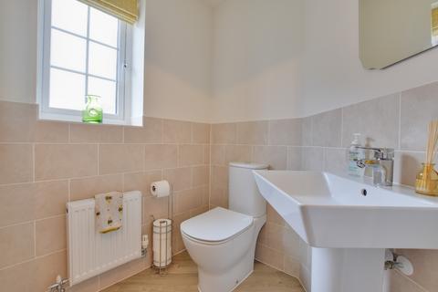 4 bedroom detached house for sale, Blackwater Road, North Fambridge