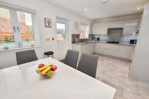 4 bedroom townhouse for sale, 7 Wood Lane Mews, Wood Lane, New Farnley, Leeds