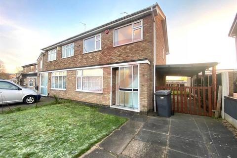 3 bedroom semi-detached house to rent, Birsmore Avenue, Leicester LE4