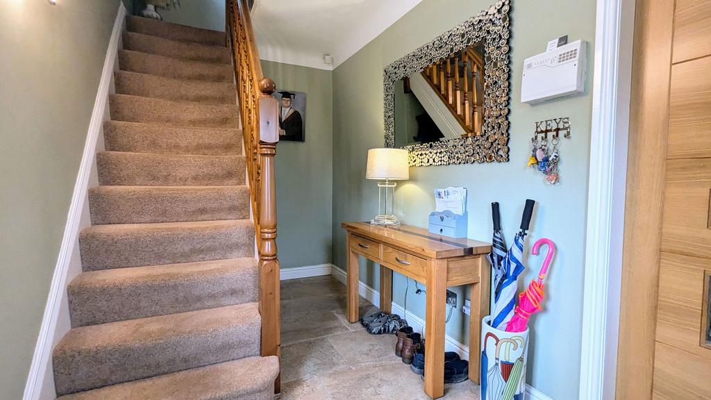 Ormskirk Road, Upholland WN8 3 bed semidetached house for sale £250,000