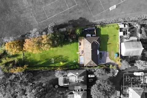 4 bedroom detached bungalow for sale, Park Drive, Lea PR2