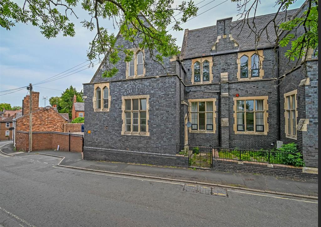 4 Listley Court-3.jpg