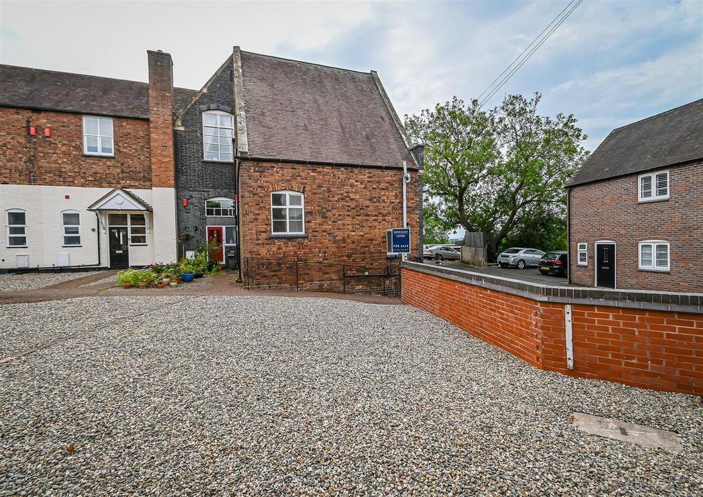 4 Listley Court-5.jpg