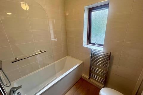 1 bedroom flat to rent, Regent Road, Ilkley, West Yorkshire, LS29