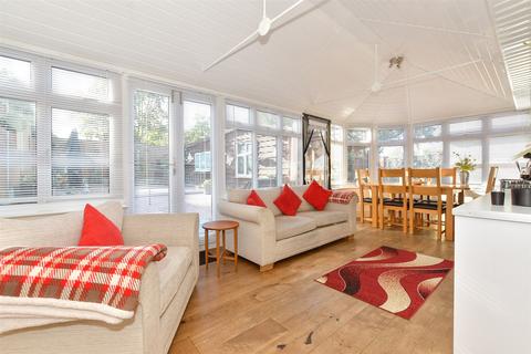 15 Berens Close, Wickford, SS11 8JS