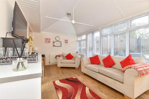15 Berens Close, Wickford, SS11 8JS