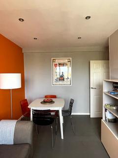 1 bedroom flat to rent, Denmark Hill Estate, London SE5