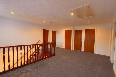 4 Lauriston Close, Darlington, DL3 8TU