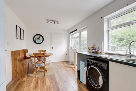 20 Anmer Close, Nottingham, NG2 1PA