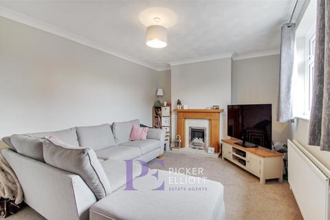 3 bedroom semi-detached house for sale, Cedar Road, Leicester LE9