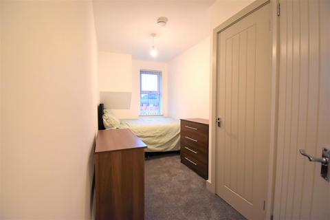 6 bedroom terraced house to rent, Tiverton Road, Birmingham B29